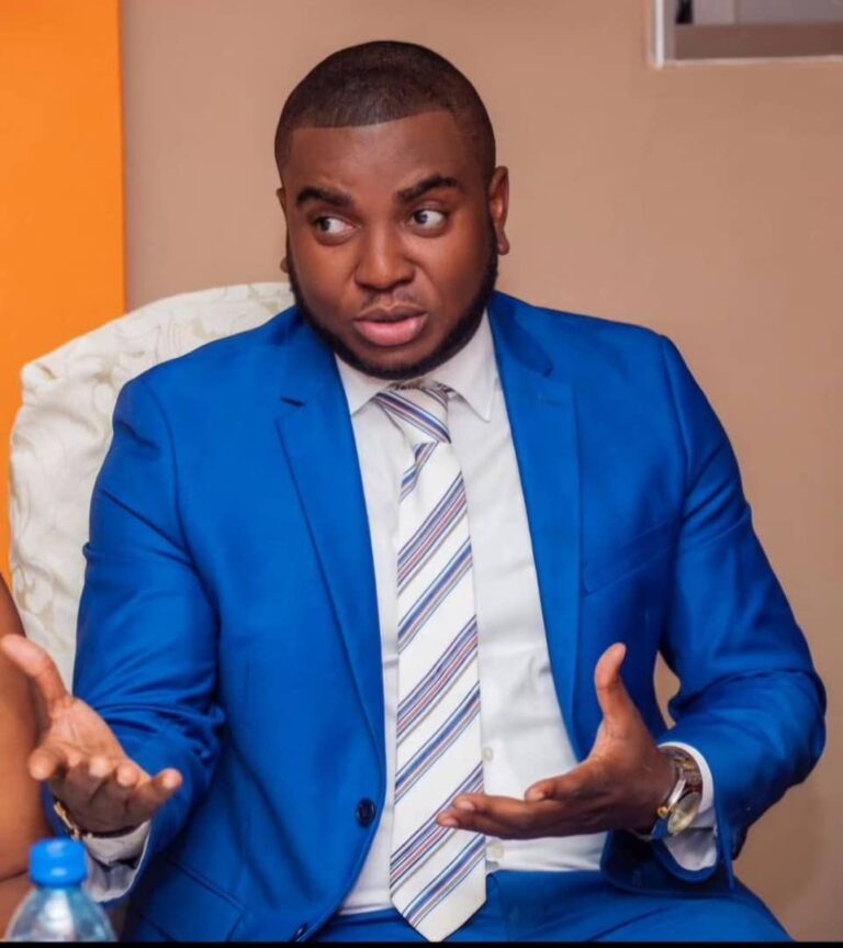 Passeports sous soupçon : dix cadres de l’immigration face à la justice